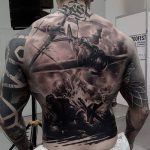 20 tatuajes geniales de espalda para hombres