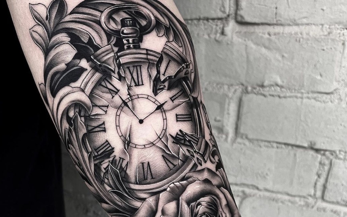 Los mejores tatuajes de relojes para hombres y su significado