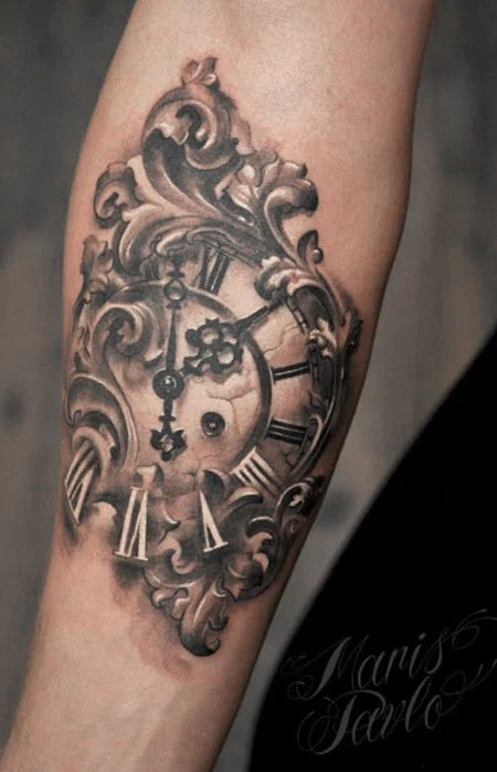 Tatuaje de reloj antiguo