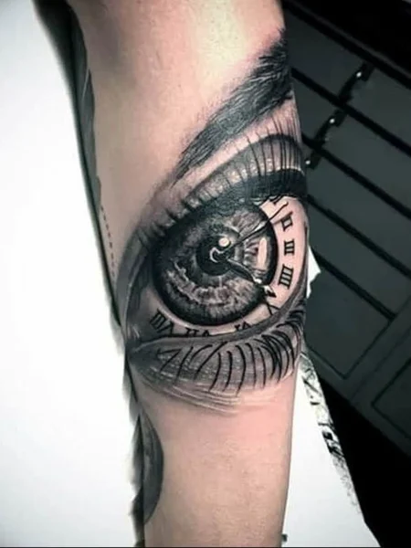 Tatuaje de reloj de ojo