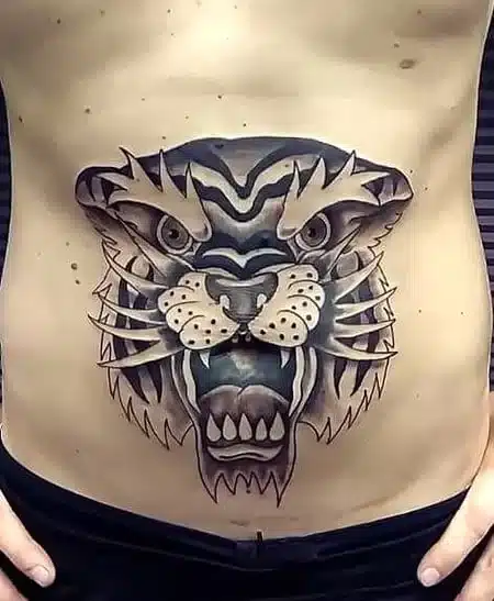 Tatuaje de estomago de tigre
