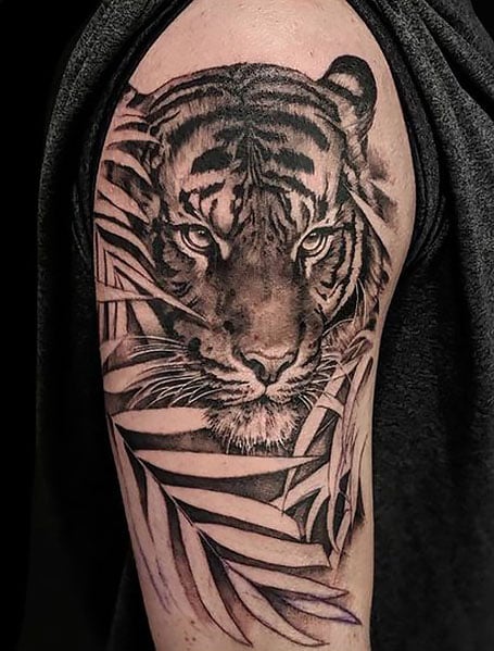 Tatuaje de media manga de tigre