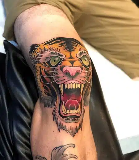 Tatuaje de rodilla de tigre