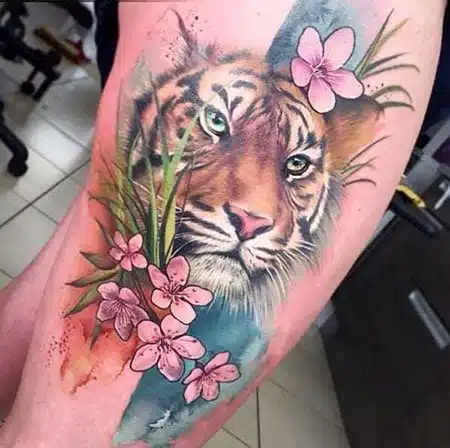Tatuaje de tigre colorido