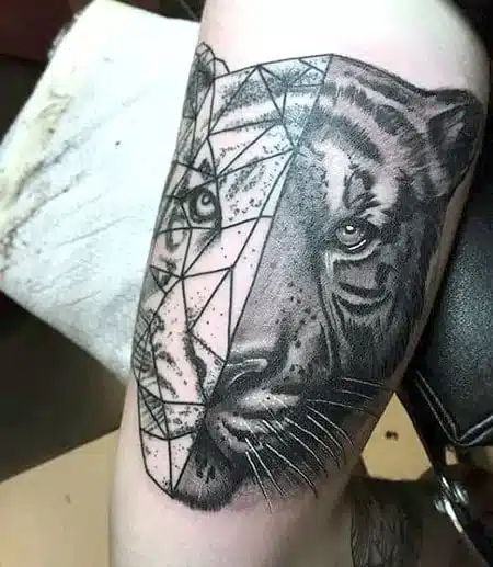 Tatuaje geometrico de tigre