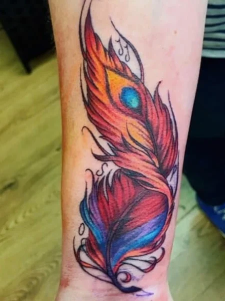 Tatuaje de pluma de fenix