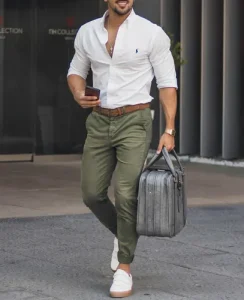 Combinacion formal con pantalón verde hombre