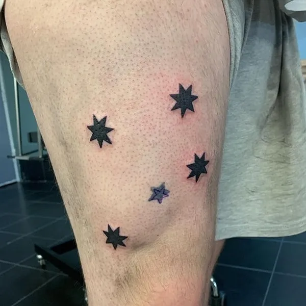 estrellas de la Cruz del Sur tatuaje hombre