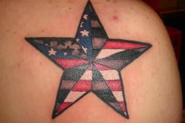 tatuaje de bandera hecha estrella