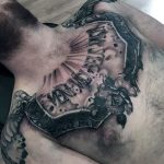 Tatuaje de clavícula con alas